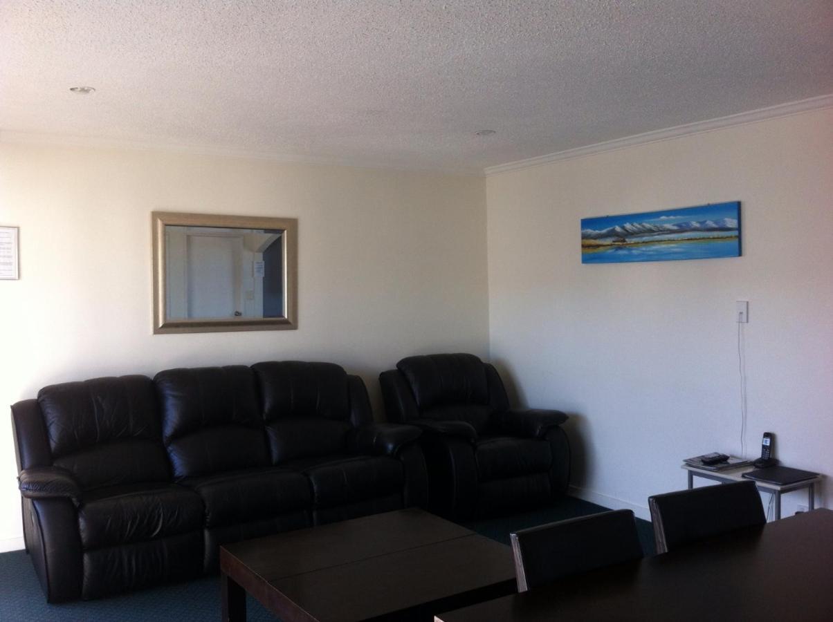 Hawks Inn Motel Upper Hutt Zewnętrze zdjęcie